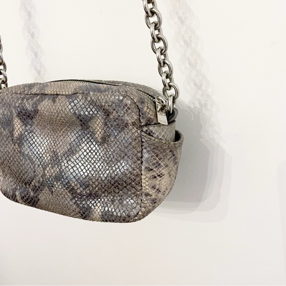 Coach Cambell Me Iridescent
Gray Leather Python F24849
Crossbody - Picture 11 of 16